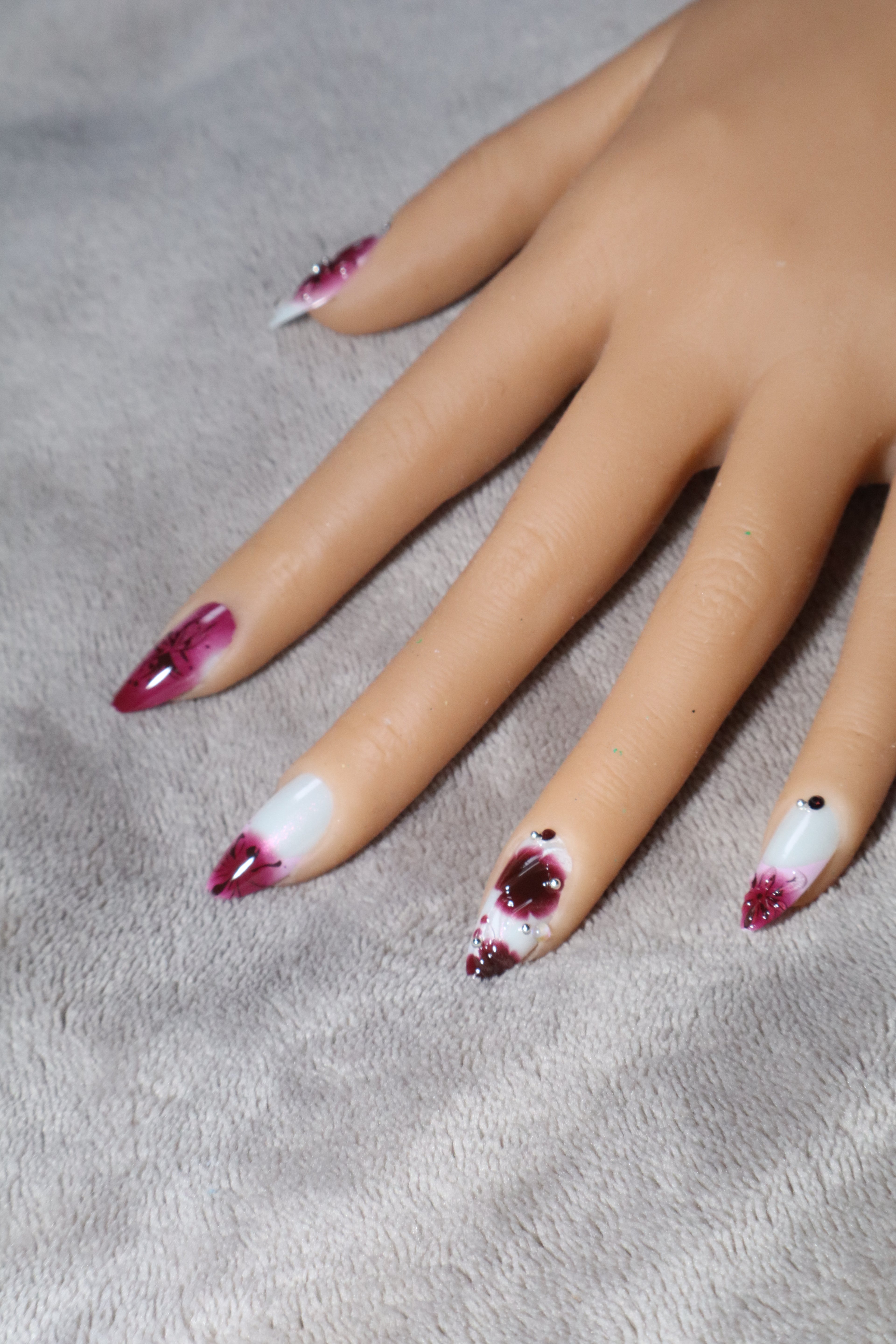 Wine Drips Nail Set